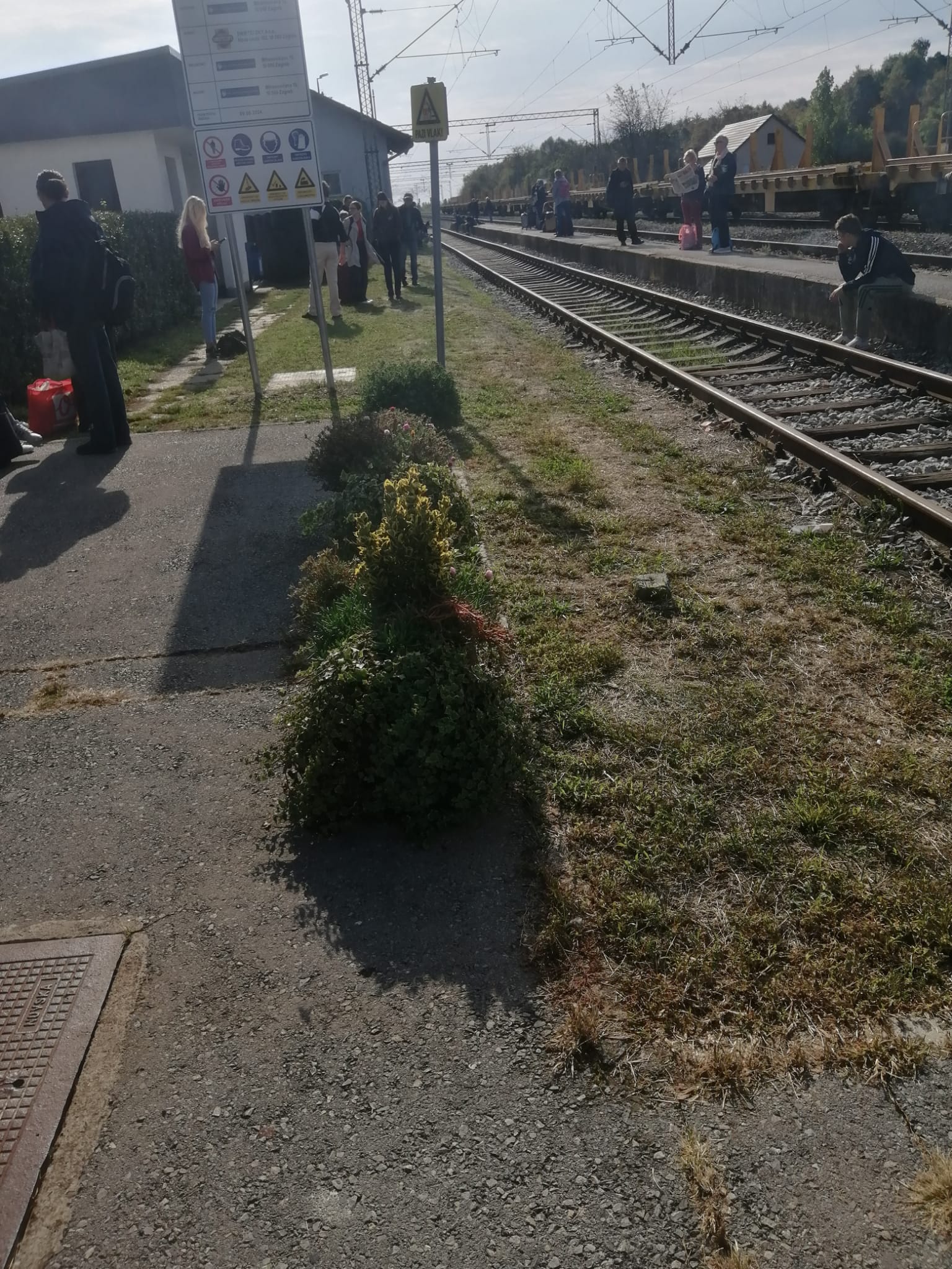 Putovanje HŽ-om i popravci pruge. slika