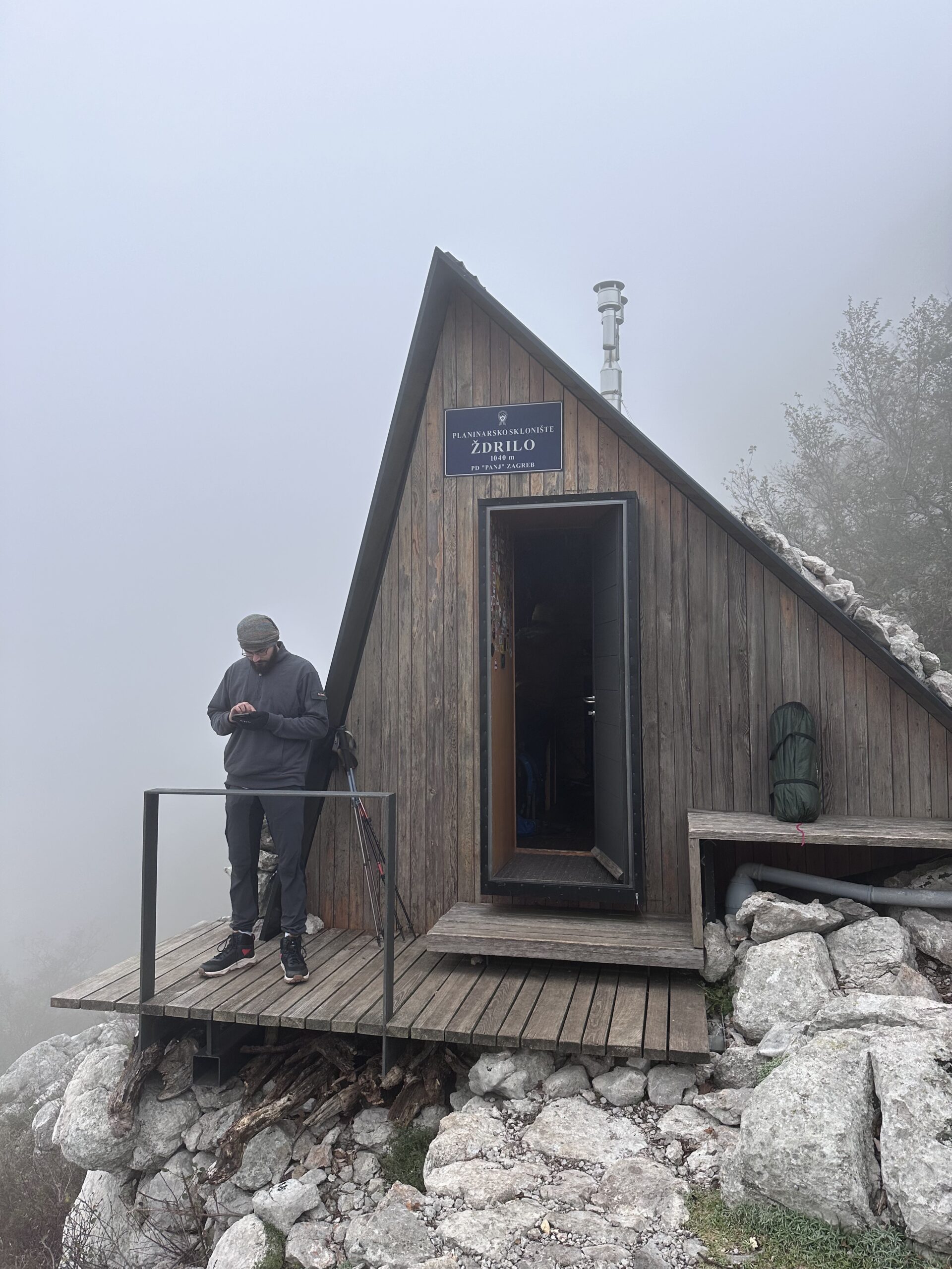 Planinarenje po Velebitu uz medvjede i oblake… slika